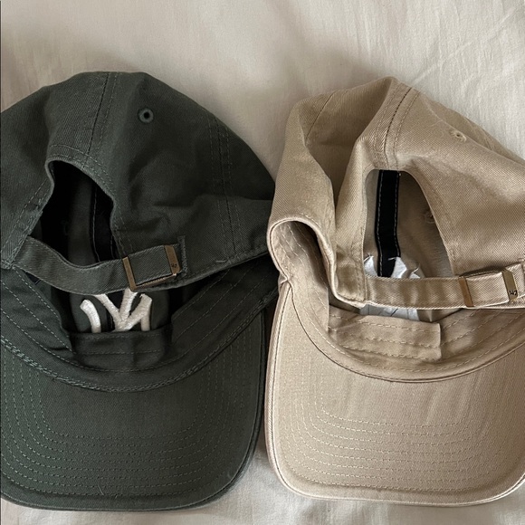 47 Brand New York Yankees Adjustable Caps Bundle - Like New - Picture 4 of 5